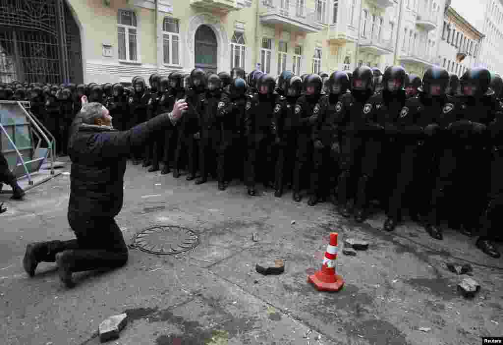 Kijev, 1. decembar 2013. Foto: REUTERS / Gleb Garanich