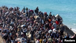Palestinieni alungați de război revin în nordul Fâșiei Gaza, la 27 ianuarie 2025.