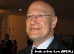 Қазақстандағы Нидерланд корольдігінің елшісі Питер ван Леувен. Астана, 14 мамыр 2012 жыл.