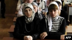 В первой декаде июля у 132 юношей и девушек закончатся студенческие визы, и они должны будут покинуть Россию и вернуться в Сирию, от которой живого места не осталось