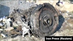 Rămășițe ale Boeingului 737-800 prăbușit la Tehran. 8 ianuarie 2020