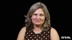 Jurnalista Elena Milașina, de la Novaia Gazeta, a fost atacată cu brutalitate în Cecenia.