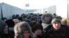 Торговцы на Центральном рынке Астаны бастуют против требований администрации. Астана, 14 января 2011 года.