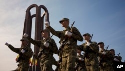 Militari români la Monumentul Eroului Necunoscut de Ziua Armatei, 25 octombrie 2023. 