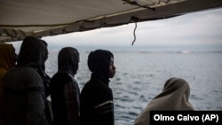 Izbeglice i migranti na španskom humanitarnom brodu, arhivska fotografija