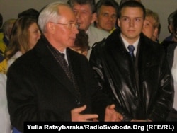 Микола Азаров під час візиту на «Південмаш», Дніпропетровськ, 25 жовтня 2011 року