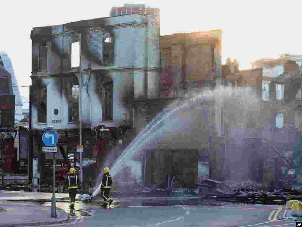 Croydon, južni London, 09.08.2011. Foto: AP / Gareth Fuller 