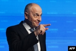 Mircea Geoană.