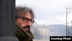 "Publikacija počinje sijanjem straha i panike", ističe Nenad Veličković, univerzitetski profesor iz Sarajeva.