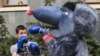 Концептуальная акция движения "Наши" против коррупции. Крыса символизирует коррупцию.