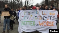 Opinia publică în Norvegia este împărțită când vine vorba de schimbările climatice ca urmare a dependenței țării față de industria petrolieră. Schimbările climatice vor juca un rol important la alegerile de luna aceasta.