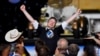 Իլոն Մասը տոնում է SpaceX հրթիռի հաջող արձակումը, Կանավերալի հրվանդան, Ֆլորիդա, 30 մայիսի 2020թ. 