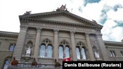 Zgrada parlamenta Švajcarske (Bundeshaus) u Bernu