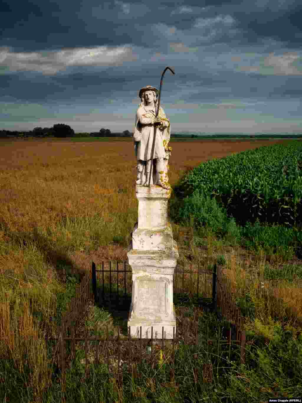 Sfântul Vendel este patronul protector al păstorilor. I s-a ridicat o statuie pe marginea unui drum din vestul Ungariei, lângă Sümeg.