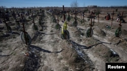 Investigatorii ucraineni au compilat dovezi cu privire la ceea ce ei spun că sunt zeci de mii de crime de război potențiale, care ar fi fost comise de trupele ruse. Printre acestea se numără presupusa execuție a civililor în orașul Bucea, în martie 2022.