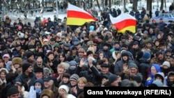 После ноябрьского политического кризиса, когда жители республики вышли на улицы Цхинвала, Южная Осетия прошла некую точку невозврата: люди стали свободнее, они больше не готовы мириться с произволом власти