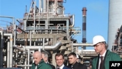 U poseti NIS-u bio je pre nešto više od godinu dana i tadašnji premijer, a sadašnji ruski predsednik Dmitry Medvedev.