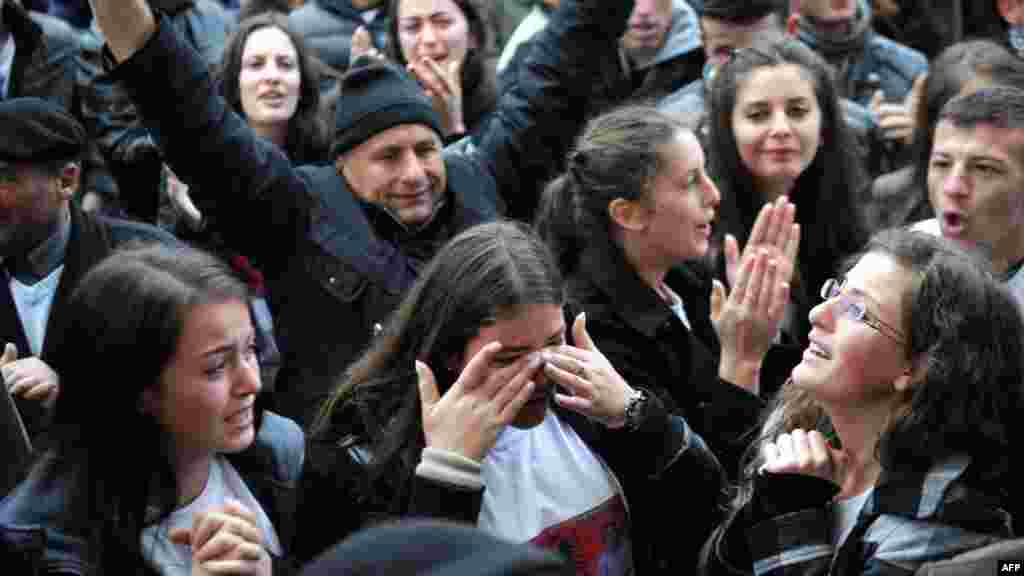 Slavlje u Prištini nakon oslobađajuće presude, 29. novembar 2012. Foto: AFP / Armend Nimani