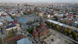 Շռայլ խոստումներ ու փոխադարձ մեղադրանքներ. քաղաքական մթնոլորտը Գյումրիում