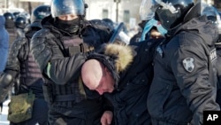 Poliția arestează un susținător al lui Alexei Navalnîi în timpul protestelor din 23 ianuarie din Habarovsk