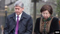 Алмазбек Атамбаев и Роза Отунбаева.