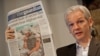 «WikiLeaks» internet saýtyny esaslandyryjy Julian Assanj Londondaky metbugat konferensiýasynda, 26-njy iýul