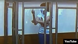 Надежда Савченко в суде, 9 марта 2016 года. 