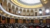 Засідання парламенту Сербії, на якому ухвалили резолюцію щодо жертв у Сребрениці. Белград, 30 березня 2010 року
