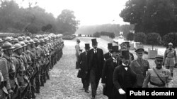 Liderii delegației ungare, la ceremonia de semnare a Tratatului de la Trianon. Versailles, 4 iunie 1920.