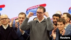 U Srbiji su u nedjelju, 17. decembra održani republički, pokrajinski i izbori u više od 60 lokalnih skupština, uključujući i glavni grad Beograd. 