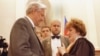 Депутат Госдумы РФ Галина Старовойтова и президент РФ Борис Ельцин, 1991 год