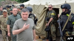 Арсен Аваков у таборі АТО, фото 15 липня 2014 року