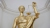 Adoptarea legilor justiței a devenit o prioritate pentru coaliția de guvernare, în speranța ridicării MCV și aderării României la spațiul Schengen.
