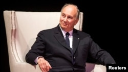 Aga Khan, liderul spiritual al musulmanilor ismaeliți (șiiți), privește în timpul unei conferințe la Massey Hall din Toronto, 28 februarie 2014. 
