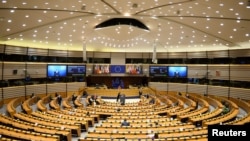 Eurparlamentarii cer sancțiuni economice împotriva regimului de la Minsk.