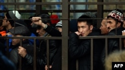 With the Russian economy in free fall, Central Asian migrant workers are feeling the squeeze. The resultant decline in remittances has also been hitting their own economies back home. (file photo)