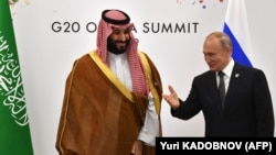 Ruski predsednik Vladimir Putin i saudijski prestolonaslednik Muhamed bin Salman na samitu G20 u Osaki