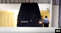 Policia Speciale gjatë bastisjes në banesën e Katica Janevës.