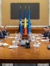 Întâlnire între primul ministru Marcel Ciolacu și conducerea Liberty Steel Galați, în 2023. Ulterior, combinatul a primit 292 milioane de euro pentru a reporni producția Furnalului 5, lucru care s-a întâmplat doar pentru câteva luni. 