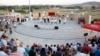 Продолжува традицијата на македонскиот народен мелос