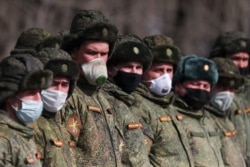 Военнослужащие российский армии на тренировке Парада Победы в Екатеринбурге