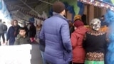 Arzan azyk nobatyna duran ýaşaýjylar (Arhiw suraty)