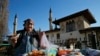 В центре Бахчисарая - города крымских татар.