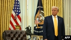 Președintele SUA, Donald Trump, în Biroul Oval al Casei Albe din Washington, DC, pe 21 februarie 2025.