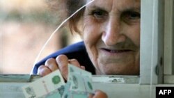 В Москве стало меньше денег, и это постепенно все больше ощущается, и это принципиальное изменение заставляет смотреть на обоснованность всех расходов, в том числе и по Южной Осетии