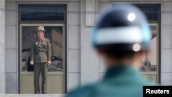 Вероятные противники глядят друг на друга в упор. 38-я параллель. 4 апреля