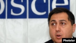 Մարդու իրավունքների պաշտպան Արմեն Հարությունյանը ներկայացնում է արտահերթ զեկույցը