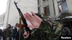 В 2009 году единственная в республике оппозиционная Кокойты "Народная партия" осмелилась принять участие в парламентских выборах – зарвавшуюся партию было решено поставить на место