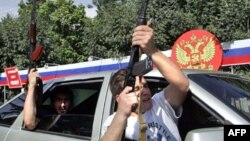 Мотивация правоохранителей при создании свадебной полиции сводится к двум наиболее распространенным нарушениям правопорядка во время свадеб – стрельбе в воздух и нарушению правил дорожного движения свадебными кортежами