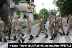 Українські військовослужбовці у місті Броди, що на Львівщині. 17 червня 2015 року